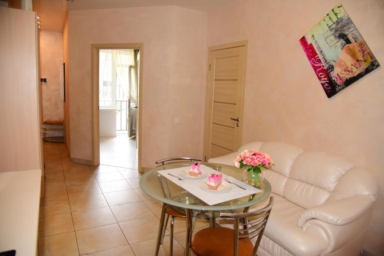 Center Of Odessa. Comfortable 2 Rooms Apartment Buitenkant foto